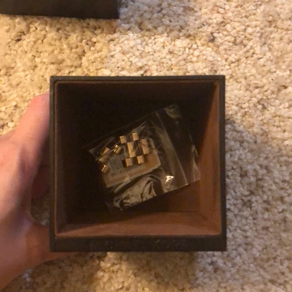 Gold Michael Kors men’s analog watch - Picture 3 of 3